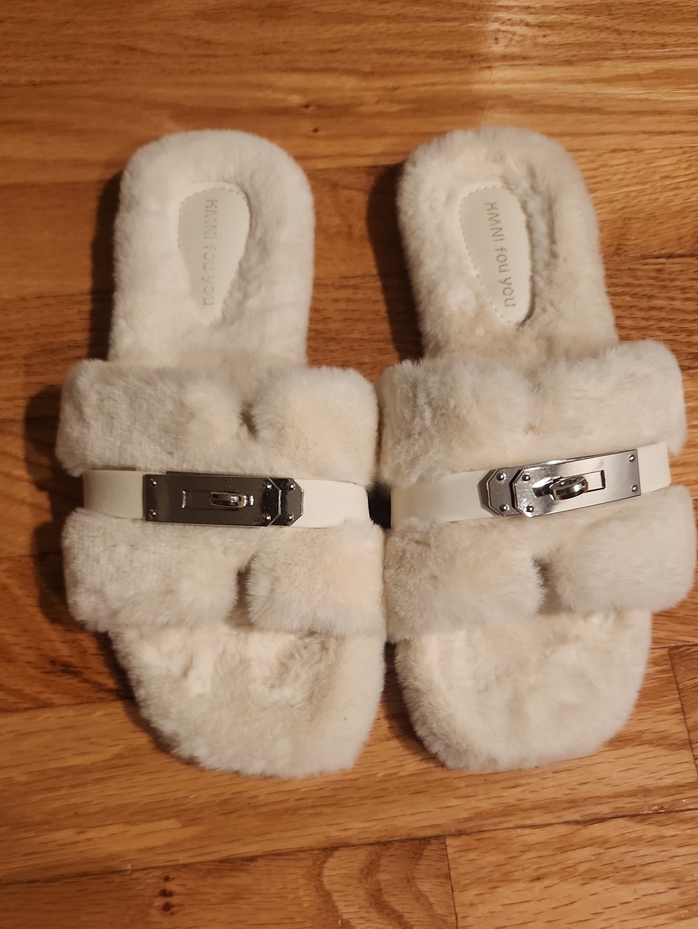 New, Without Tag, Plush Faux-Fur Slide Slippers in Cream with Silver Accent